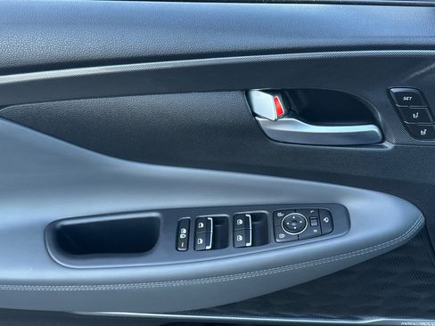 Used 2021 Hyundai Santa Fe Limited w/ Cargo Package image 11