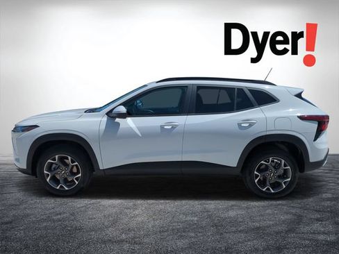Certified 2025 Chevrolet Trax LT FWD image 7