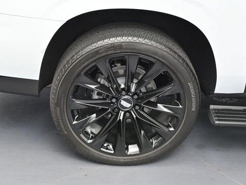 Certified 2026 Cadillac Escalade ESV Platinum Sport w/ LPO, ONYX Package AWD/4WD image 42