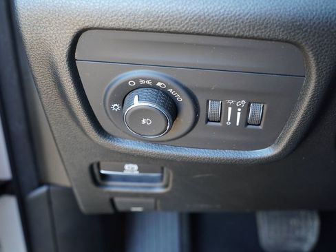 Certified 2023 Jeep Grand Cherokee Limited w/ Black Appearance Package image 27