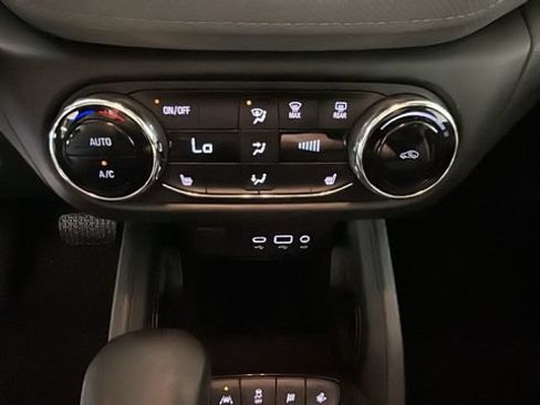 Used 2021 Chevrolet TrailBlazer LT w/ Sun and Liftgate Package FWD image 22