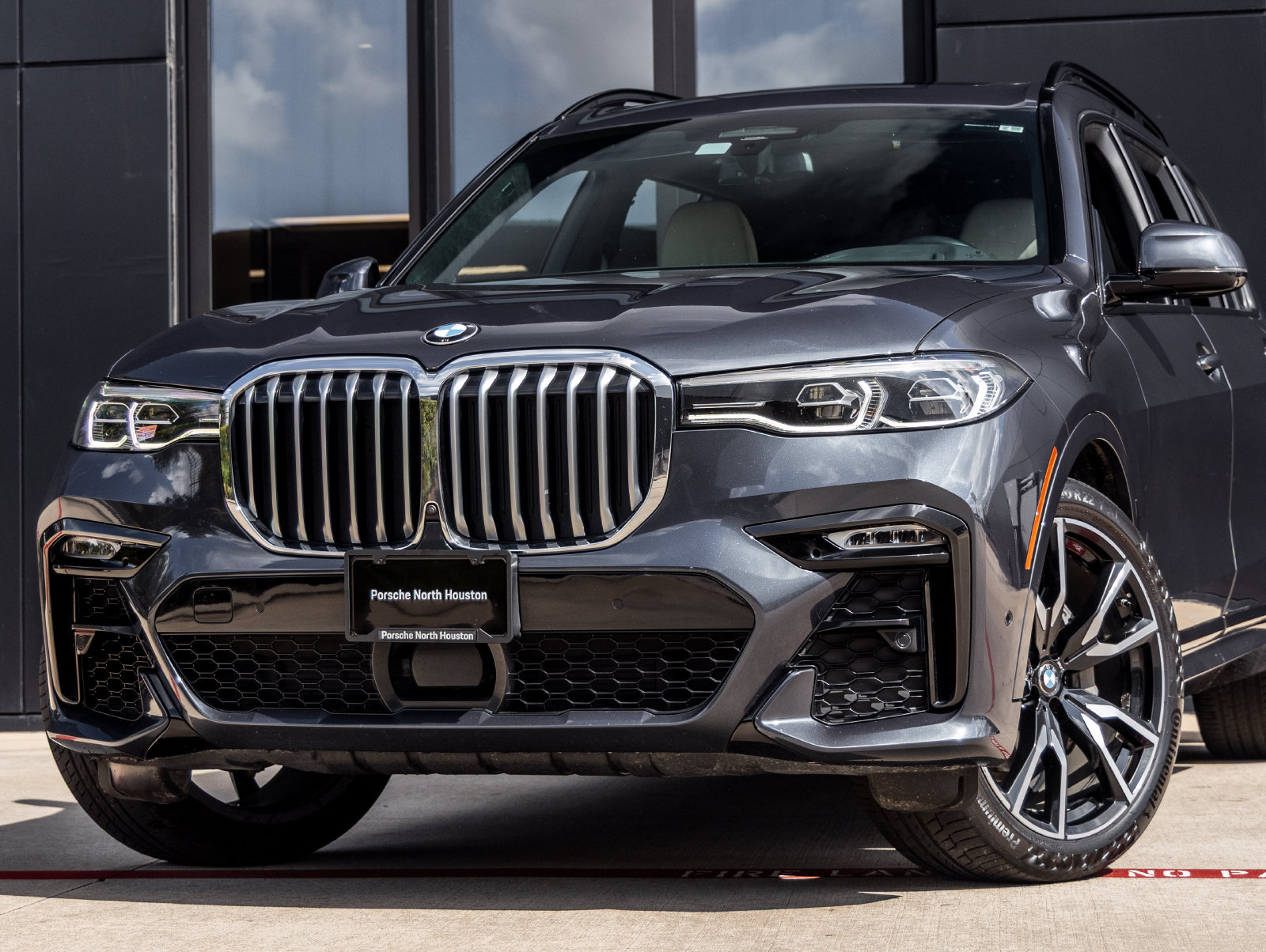 Used 2020 BMW X7 xDrive40i w/ M Sport Package AWD/4WD image 3