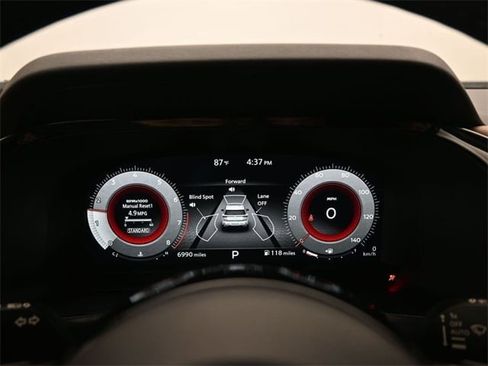 Used 2025 Nissan Pathfinder Platinum w/ Black Appearance Package image 9