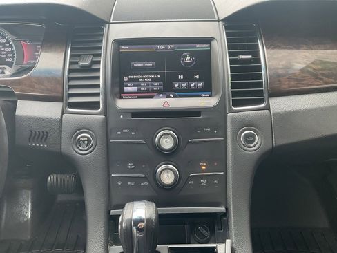 Used 2015 Ford Taurus Limited image 13