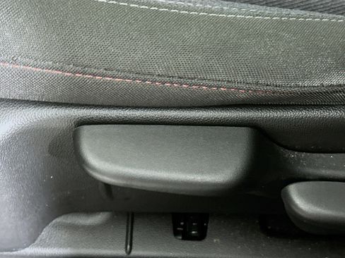 Used 2024 Chevrolet Trax RS w/ Sunroof Package image 13