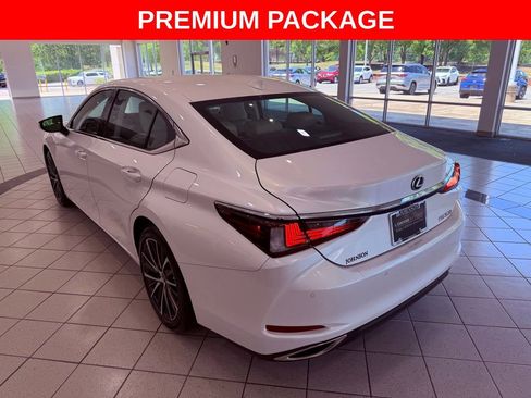 Certified 2024 Lexus ES 350 w/ Premium Package FWD image 5