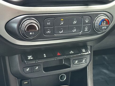 Used 2016 Chevrolet Colorado LT w/ Luxury Package, Chrome AWD/4WD image 19