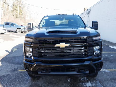 New 2026 Chevrolet Silverado 2500 Custom image 3