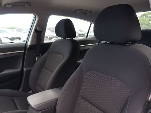 Used 2020 Hyundai Elantra SE w/ Cargo Package (C1) FWD image 12