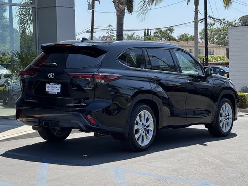 Certified 2026 Toyota Highlander Limited AWD/4WD image 5
