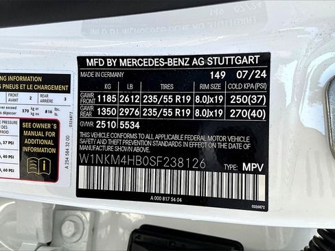 Used 2025 Mercedes-Benz GLC 300 4MATIC image 32