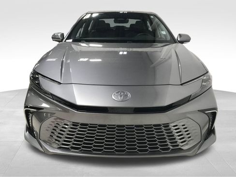 Used 2025 Toyota Camry XSE FWD image 2