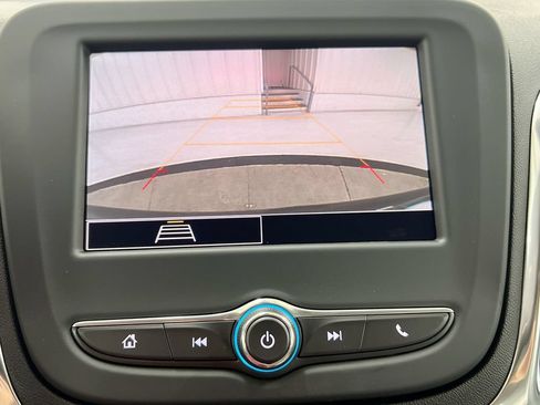 Used 2024 Chevrolet Equinox LS FWD image 14