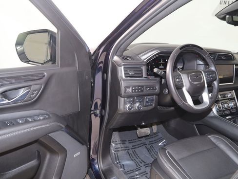 Used 2023 GMC Yukon XL Denali w/ Advanced Technology Package image 50