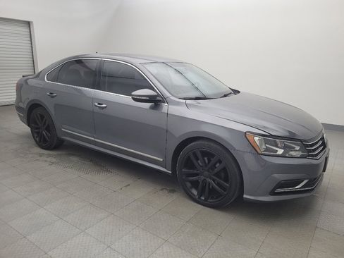 Used 2017 Volkswagen Passat 1.8T S FWD image 11