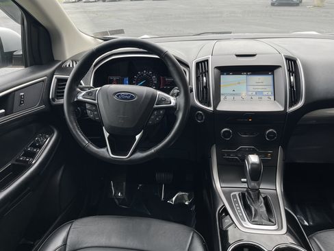 Used 2017 Ford Edge SEL w/ Equipment Group 201A AWD/4WD image 21