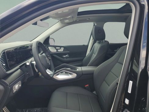 Used 2026 Mercedes-Benz GLS 450 4MATIC image 25