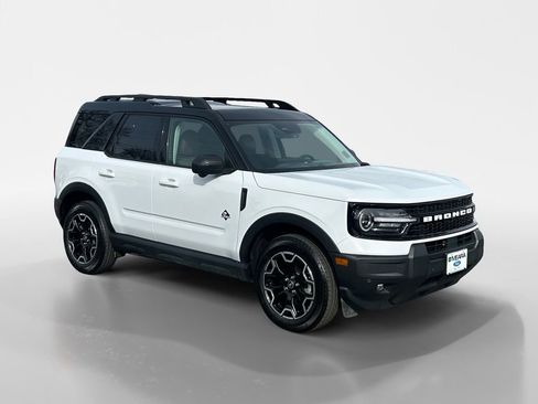 Used 2025 Ford Bronco Sport Outer Banks w/ Outer Banks Tech Package+ image 9