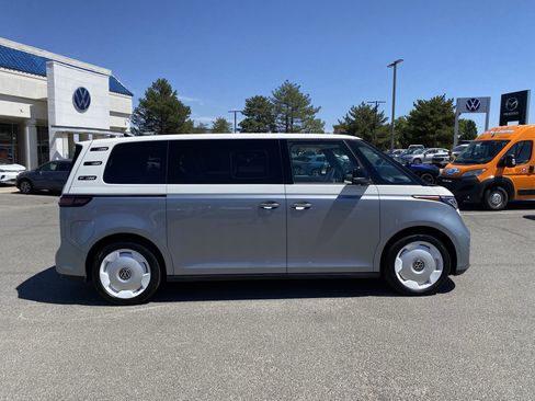 Certified 2025 Volkswagen ID. Buzz 1st Edition RWD image 55