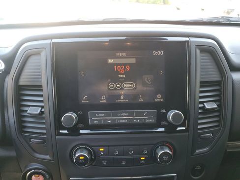 Used 2024 Nissan Titan SV AWD/4WD image 27