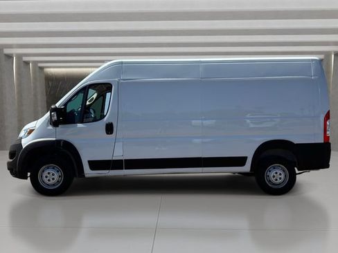 Used 2023 RAM ProMaster 2500 FWD image 2