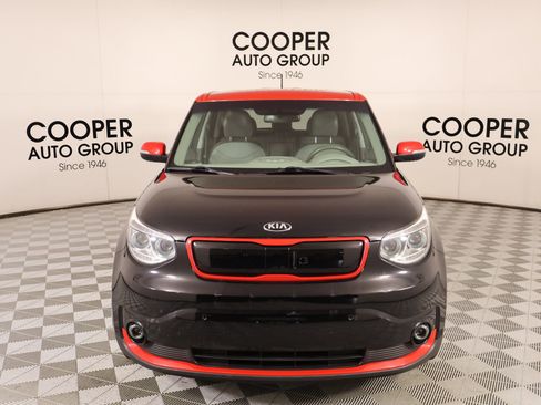 Used 2018 Kia Soul EV + FWD image 10