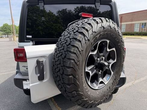 Used 2023 Jeep Wrangler Unlimited Rubicon 4xe w/ Cold Weather Group AWD/4WD image 41