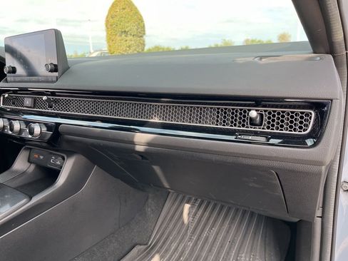 Used 2023 Honda Civic Sport image 28