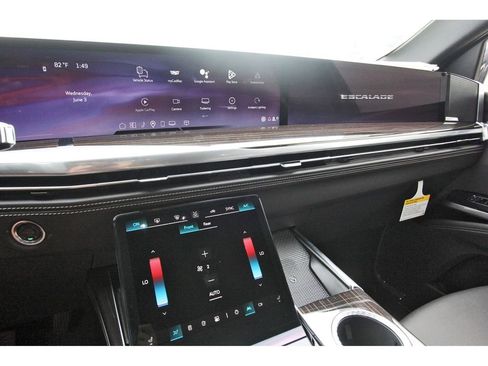 New 2026 Cadillac Escalade ESV 2WD image 17