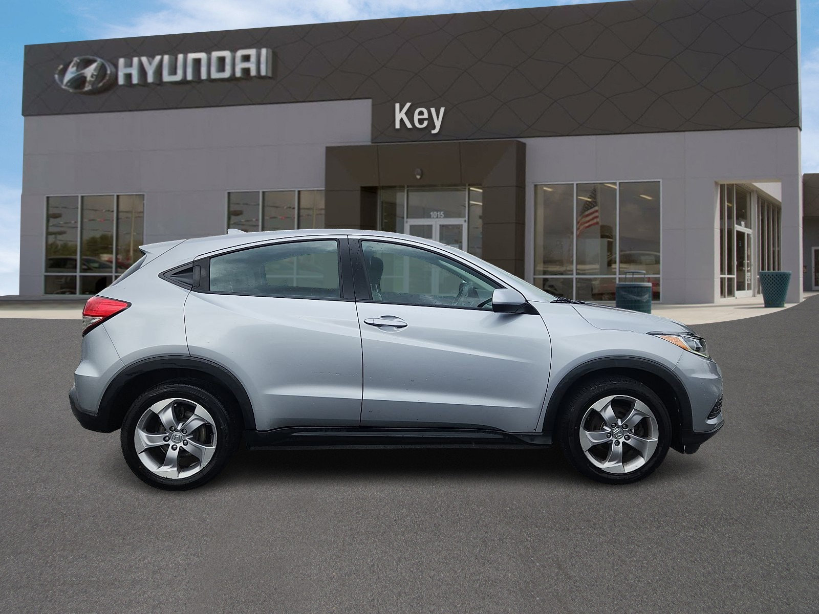 Used 2021 Honda HR-V LX image 2