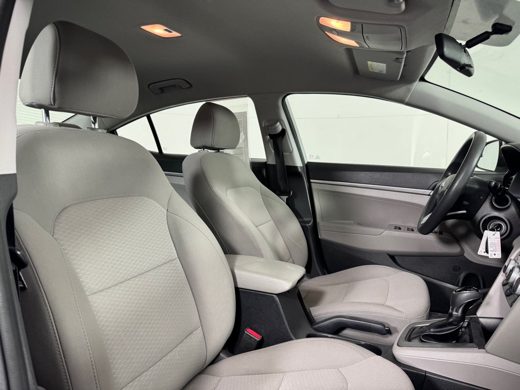 Used 2019 Hyundai Elantra SE FWD image 25