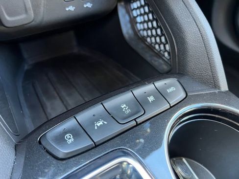 Used 2024 Chevrolet TrailBlazer LT w/ LT Cold Weather Package image 23