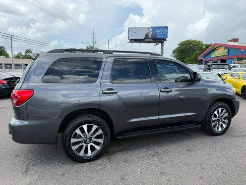 Used 2013 Toyota Sequoia SR5 RWD image 4