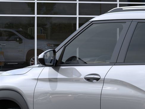 New 2026 Chevrolet TrailBlazer LT w/ LT Cold Weather Package AWD/4WD image 12