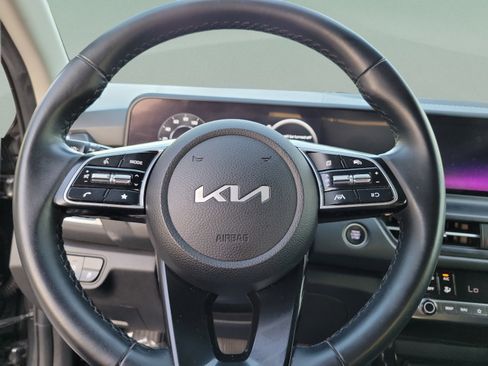 Used 2024 Kia Seltos EX FWD image 17