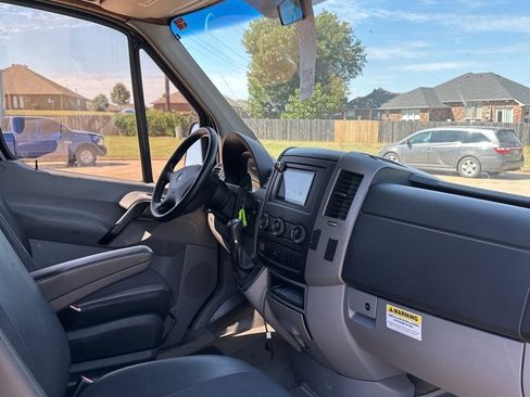 Used 2016 Mercedes-Benz Sprinter 3500 image 39