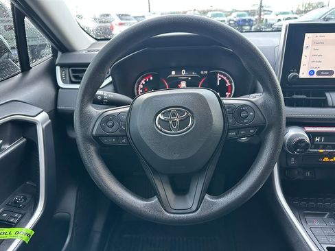 Used 2025 Toyota RAV4 XLE image 19