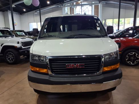 Used 2024 GMC Savana 2500 w/ Driver Convenience Package RWD image 2