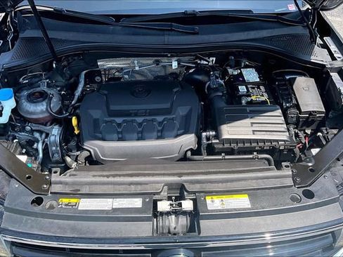 Used 2022 Volkswagen Tiguan SE R-Line AWD/4WD image 9