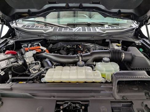 Used 2025 Ford F150 Lariat w/ Equipment Group 501A Mid image 31