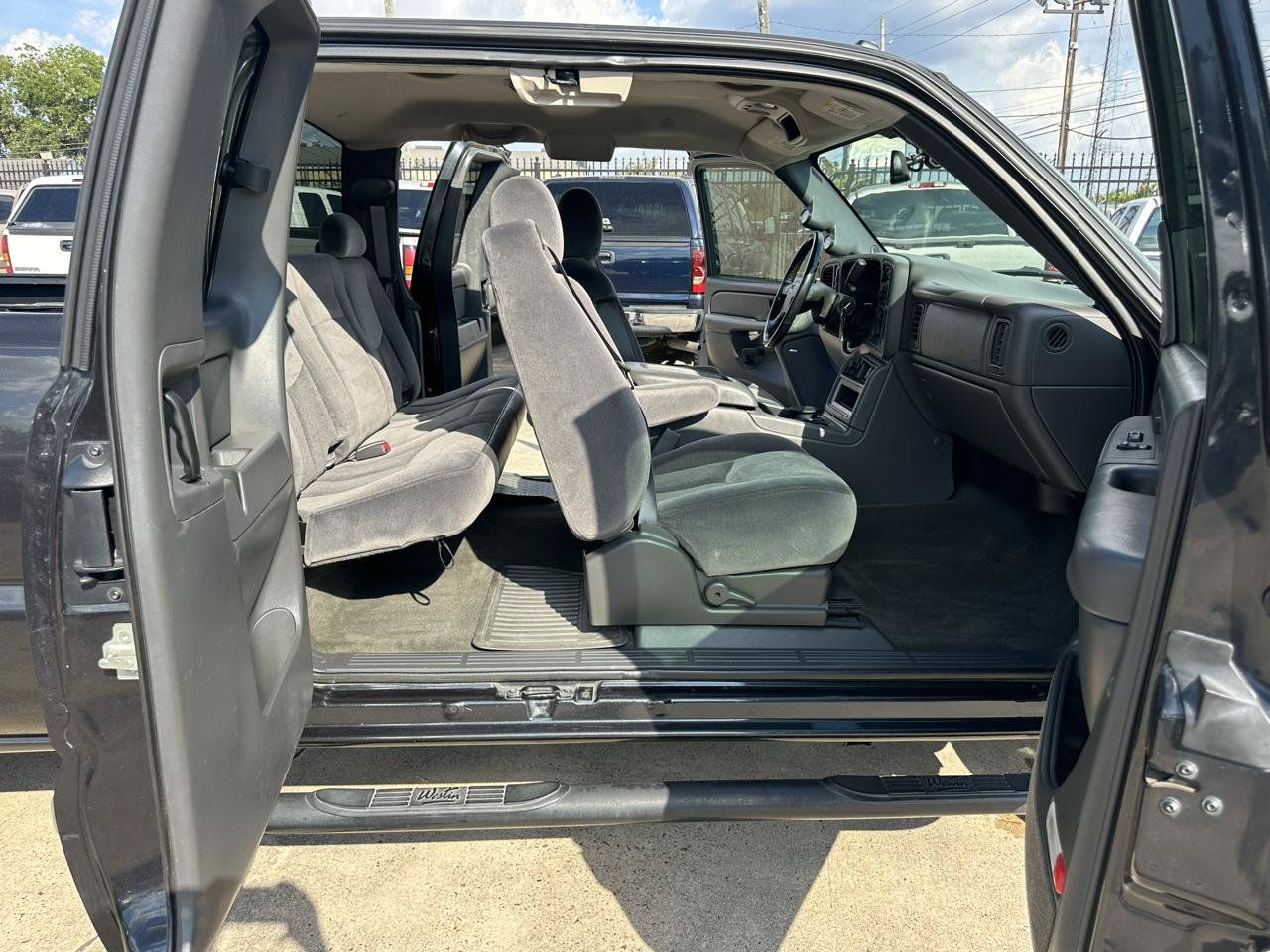 Used 2005 GMC Sierra 2500 SLE w/ Heavy-Duty Power Package AWD/4WD image 63