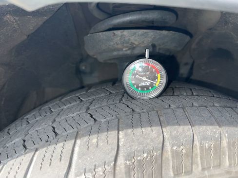 Used 2020 Toyota Highlander XLE image 11