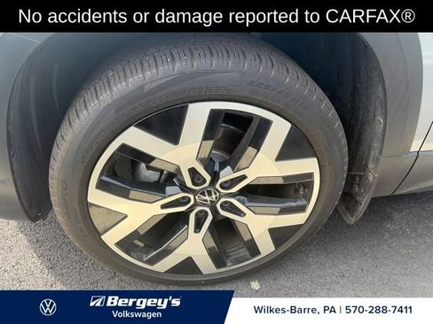 Used 2023 Volkswagen Taos SEL AWD/4WD image 2