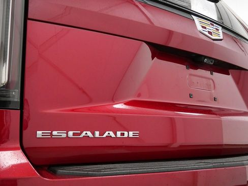 Used 2023 Cadillac Escalade ESV V image 10