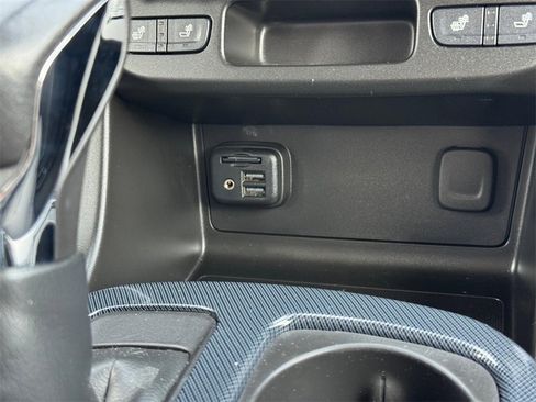 Used 2022 Chevrolet Colorado Z71 w/ Safety Package image 16