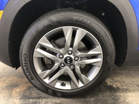 Certified 2021 Kia Seltos LX image 22