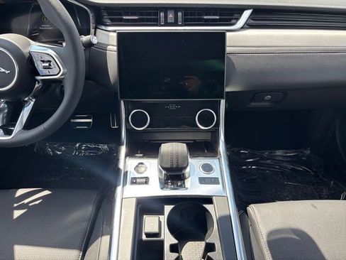 New 2024 Jaguar XF R-Dynamic SE image 17