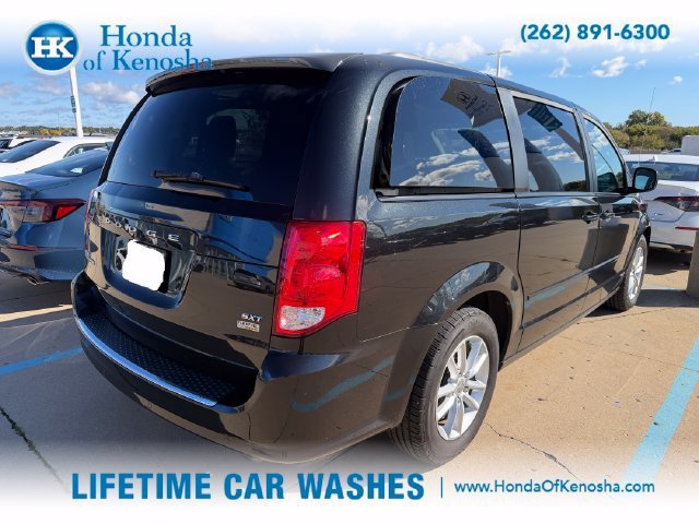 Used 2016 Dodge Grand Caravan SXT w/ Rear Park Assist Package FWD image 2