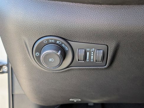 New 2025 Jeep Compass Latitude w/ Sun & Sound Group image 16