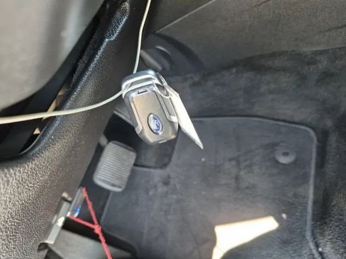 Used 2016 Ford Explorer XLT w/ Equipment Group 202A AWD/4WD image 16